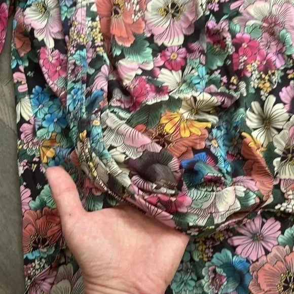 Flint & Moss | Colourful floral long bell sleeve blouse - Picture 4 of 13